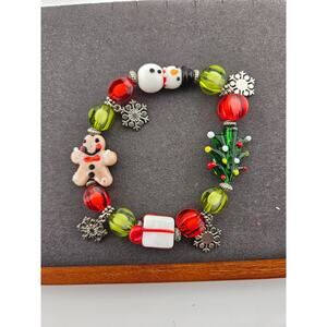 Silver Tone Snowflake Charm Beaded Elastic Bracelet Green Red Christmas Eclectic